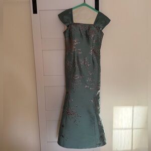 Beautiful custom Rene Ruiz gown Size 12 hemmed to 5’1”Worn once dry cleaned